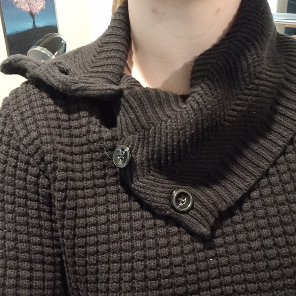 Simple Sweater - Picture 4 of 4